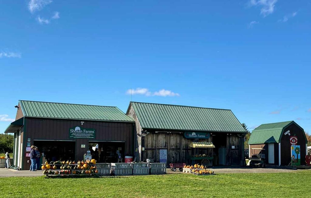 Farm stand at Sholan Farms in Leominster, MA.